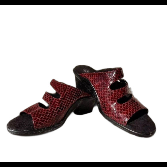 NWOT Proxy Snakeskin Mule Sandals Womens 5.5 Red Comfort Adjustable Mob Wife - Picture 1 of 5